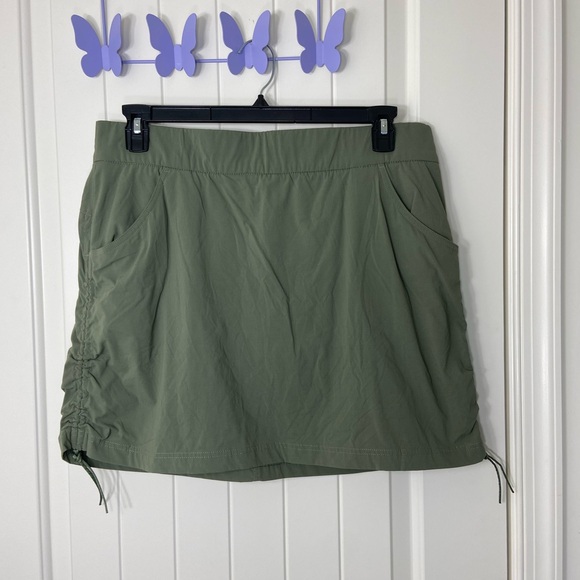 NWOT Columbia women’s olive green Omni-shield advanced‎ repellency active skirt - Picture 1 of 9